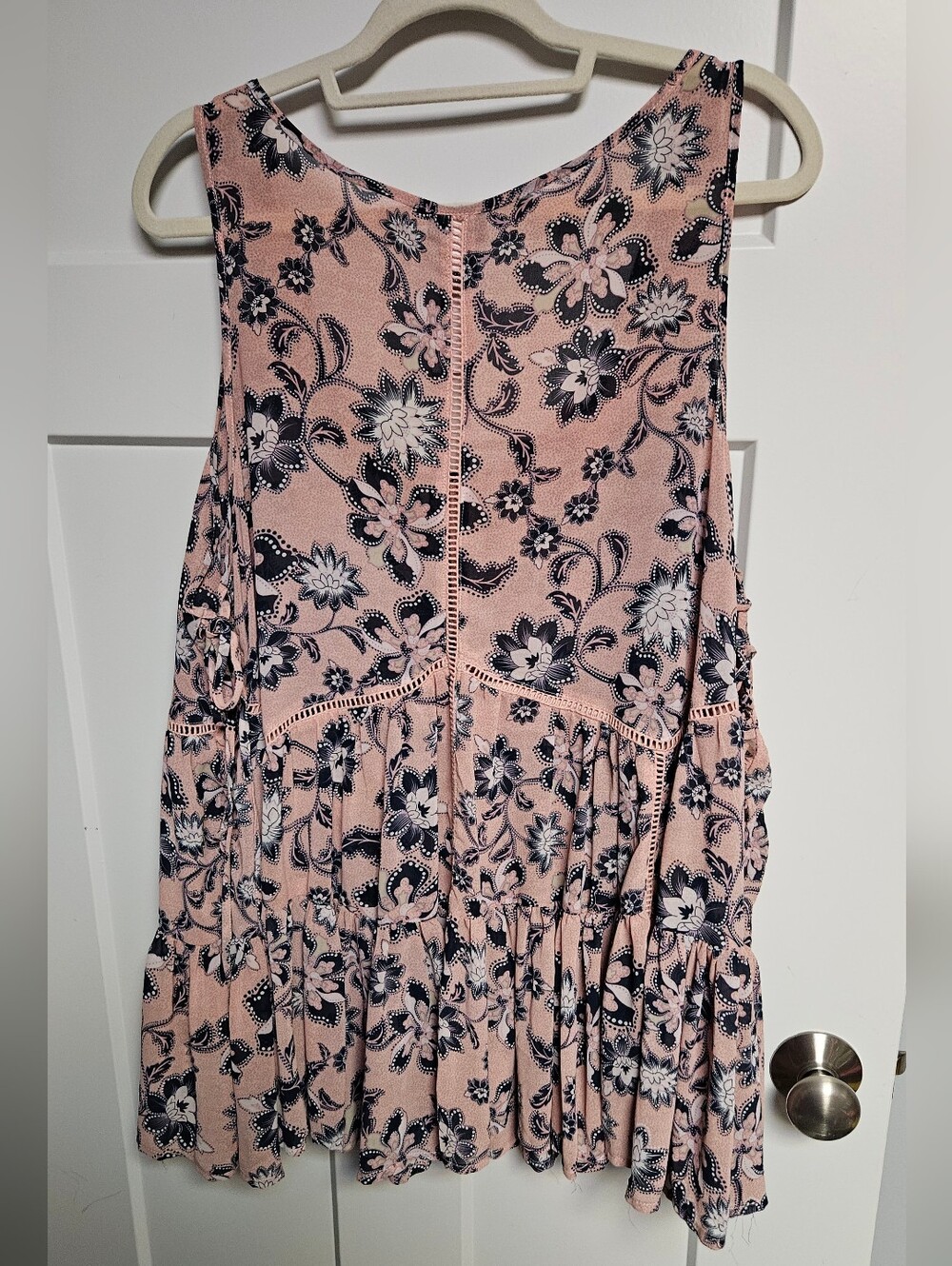 torrid Blush Pink Floral Tiered Tank Top - Picture 4 of 5